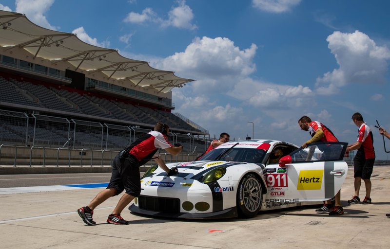 Illustration for article titled This Is Your Lone Star Le Mans Uber-Huge Photo Gallery